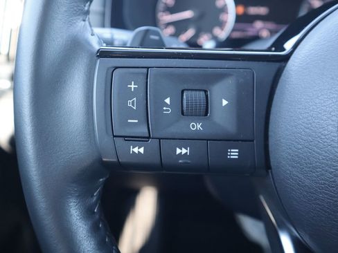 Used 2024 Nissan Pathfinder SL image 23