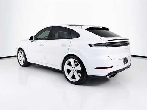 New 2026 Porsche Cayenne Coupe image 3