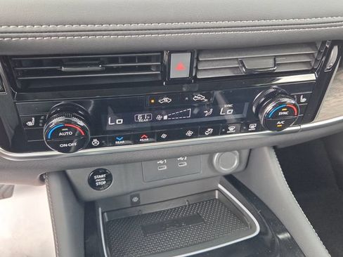 New 2026 Nissan Rogue Platinum w/ Platinum Premium Package AWD/4WD image 18