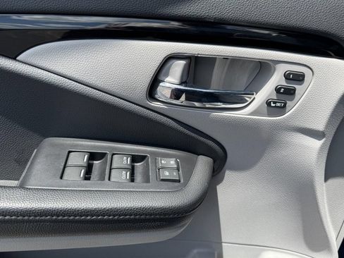 Used 2019 Honda Pilot Touring image 19