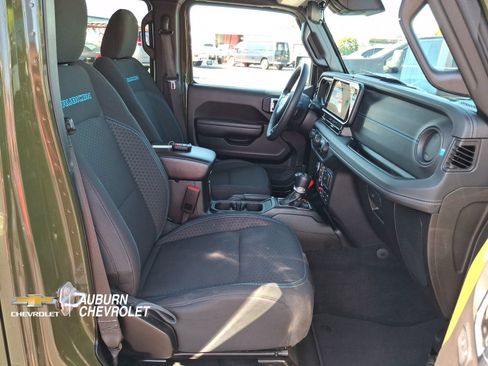 Used 2024 Jeep Wrangler Unlimited Rubicon 4xe AWD/4WD image 21