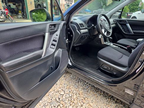 Used 2017 Subaru Forester 2.5i Premium AWD/4WD image 12