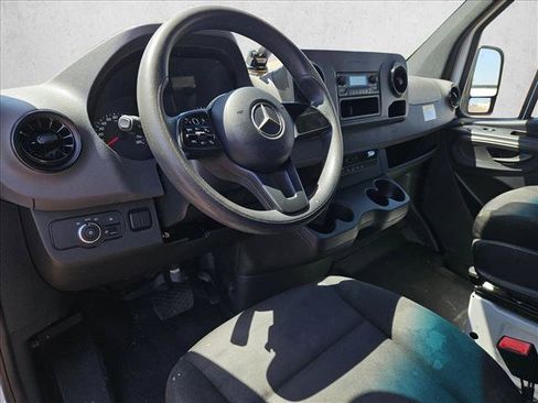 Used 2023 Mercedes-Benz Sprinter 2500 image 9