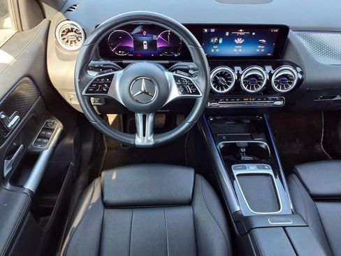 Used 2025 Mercedes-Benz GLA 250 4MATIC image 5