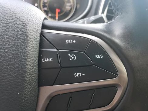 Used 2020 Jeep Cherokee Limited AWD/4WD image 23