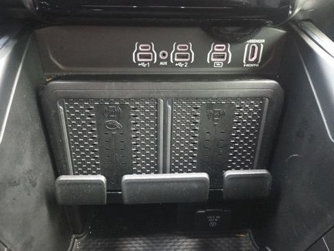 Used 2025 RAM 1500 Laramie w/ Night Edition AWD/4WD image 33