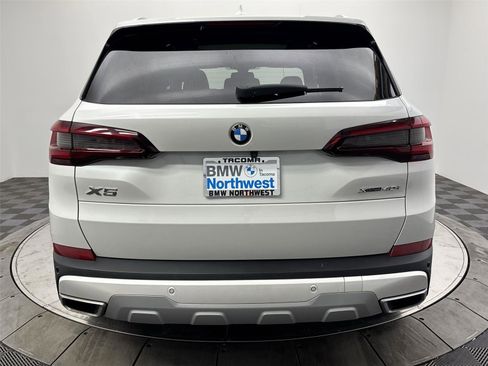 Used 2022 BMW X5 xDrive40i w/ Parking Assistance Package image 15
