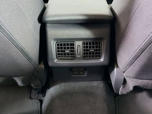 Used 2025 Toyota Camry LE w/ Convenience Package image 26