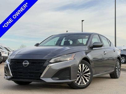 Used 2024 Nissan Altima 2.5 SV