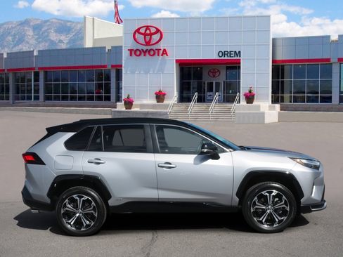 Used 2025 Toyota RAV4 XSE image 3