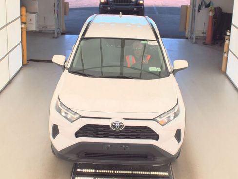Used 2025 Toyota RAV4 XLE image 2