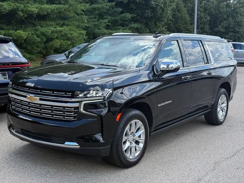 Used 2023 Chevrolet Suburban Premier AWD/4WD image 2