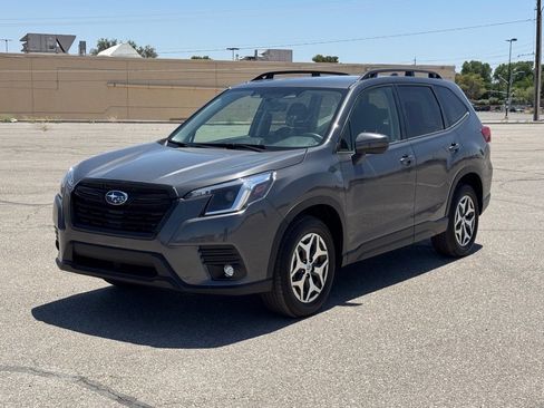 Used 2024 Subaru Forester Premium image 21