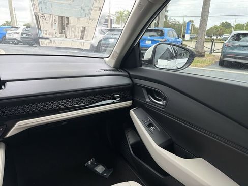 New 2025 Honda Accord EX-L image 16