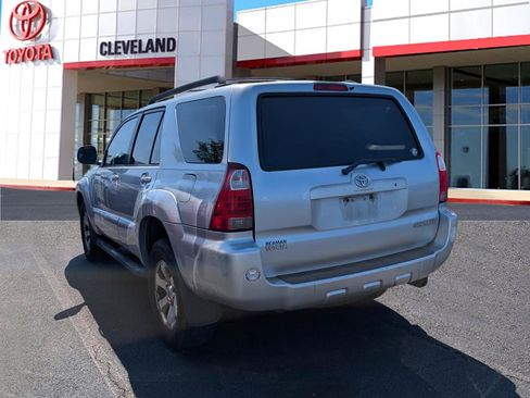 Used 2007 Toyota 4Runner SR5 RWD image 4