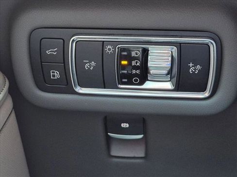 Used 2024 Lincoln Nautilus Reserve w/ Equipment Group 202A AWD/4WD image 12