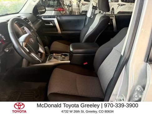 Used 2022 Toyota 4Runner SR5 AWD/4WD image 9