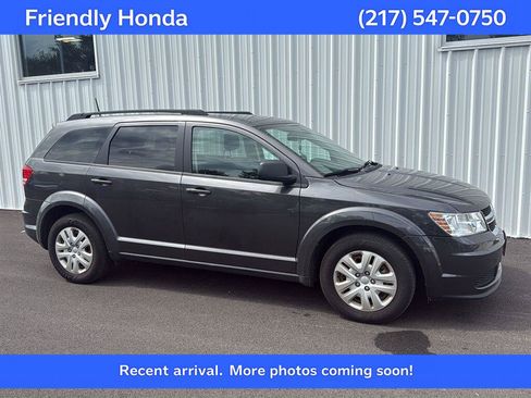 Used 2019 Dodge Journey SE FWD image 1