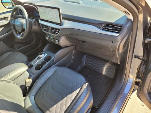 Used 2023 Ford Escape Platinum w/ Premium Technology Package image 11