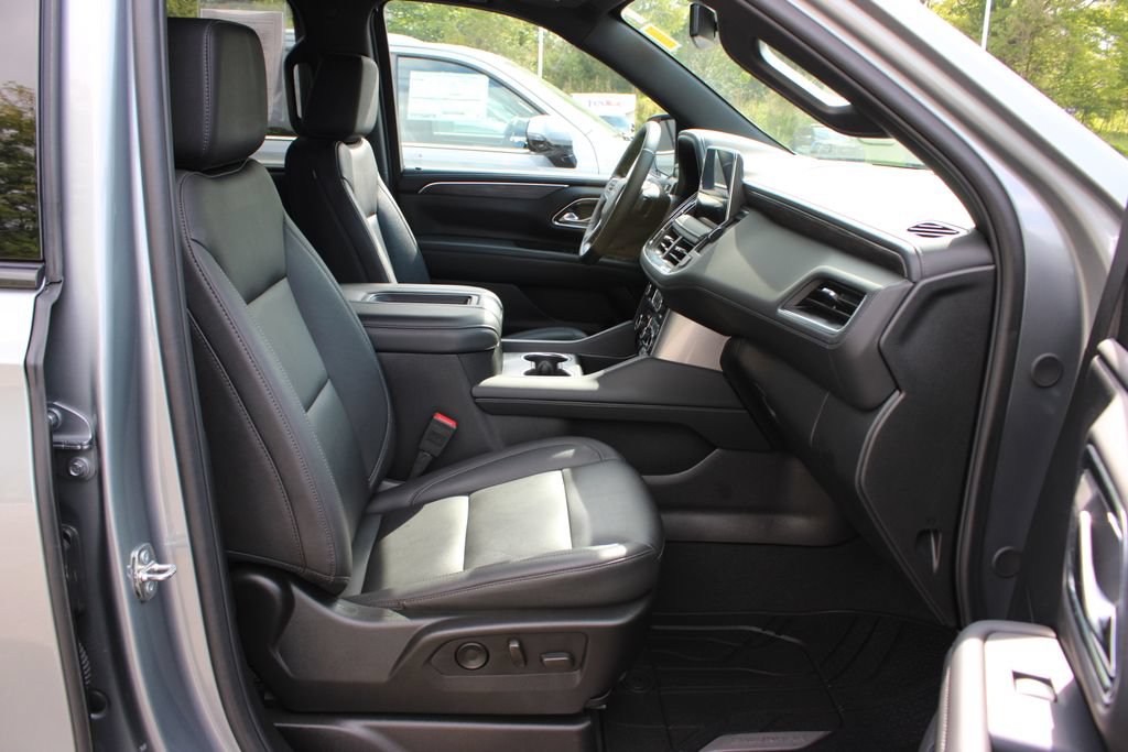 Used 2024 Chevrolet Suburban Z71 w/ Luxury Package AWD/4WD image 51