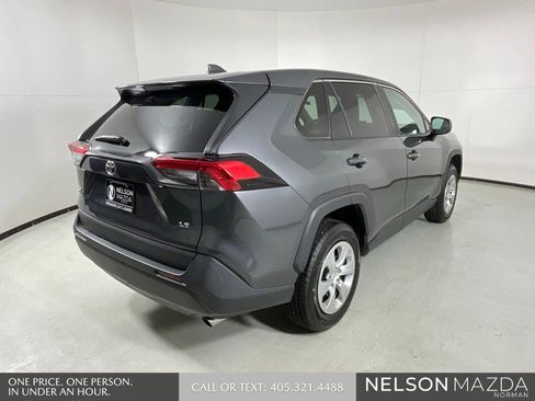 Used 2022 Toyota RAV4 LE FWD image 7