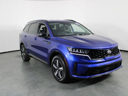 Used 2021 Kia Sorento S image 4