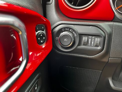 Used 2019 Jeep Wrangler Unlimited Sport S image 24