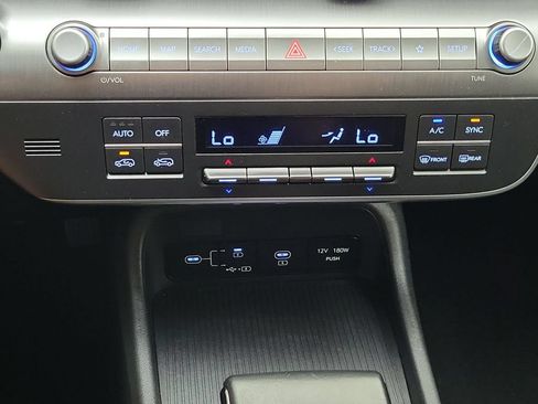 Used 2025 Hyundai Kona SEL FWD image 16
