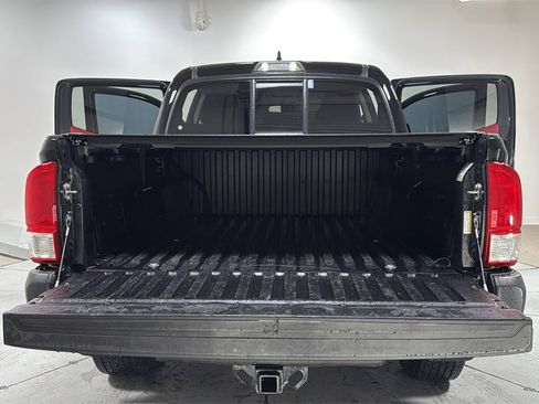 Certified 2017 Toyota Tacoma SR5 image 16