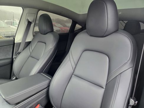 Used 2024 Tesla Model Y Long Range image 15