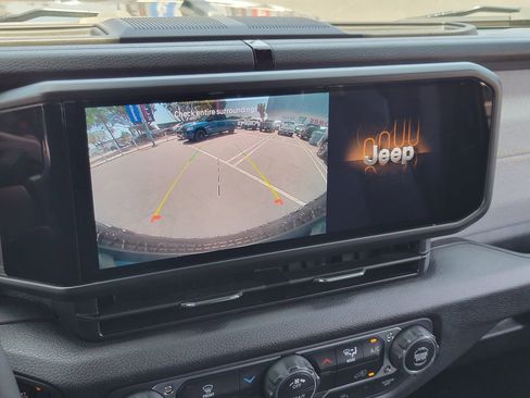 Used 2025 Jeep Wrangler Unlimited Sport AWD/4WD image 10
