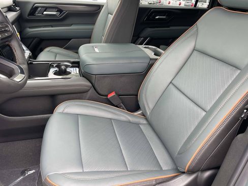 New 2026 GMC Yukon XL AT4 AWD/4WD image 21