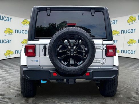 Used 2023 Jeep Wrangler Unlimited Sahara w/ Cold Weather Group AWD/4WD image 5