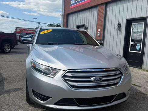 Used 2018 Ford Taurus Limited FWD image 3