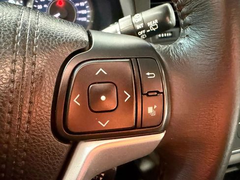 Used 2017 Toyota Sienna Limited FWD image 14