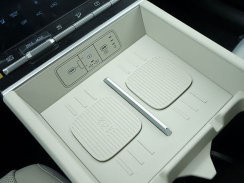 Used 2026 Hyundai Santa Fe SEL image 9