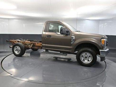 Used 2017 Ford F350 XL w/ XL Value Package image 3