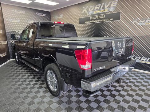Used 2012 Nissan Titan SV image 9