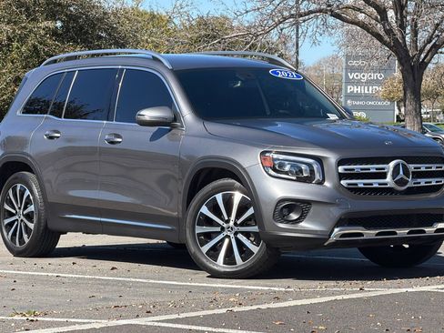 Used 2021 Mercedes-Benz GLB 250 250 image 2
