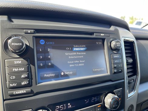 Used 2018 Nissan Titan PRO-4X AWD/4WD image 19