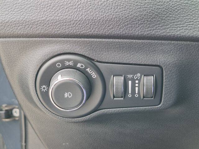 Used 2018 Jeep Compass Limited w/ Navigation Group AWD/4WD image 17