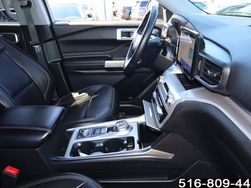 Used 2022 Ford Explorer XLT w/ Equipment Group 202A image 25