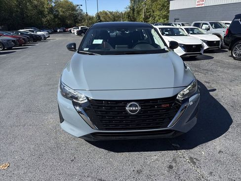 New 2025 Nissan Sentra SR w/ Trunk Package FWD image 2