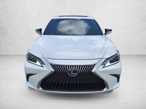 Used 2020 Lexus ES 300h w/ Premium Package FWD image 2