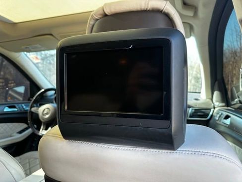 Used 2018 Mercedes-Benz GLS 550 4MATIC image 34