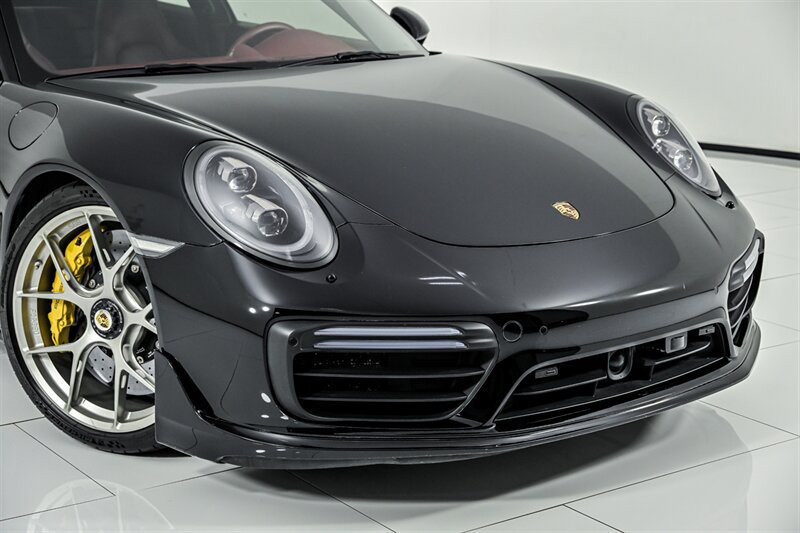 Used 2017 Porsche 911 4 Coupe AWD/4WD image 2