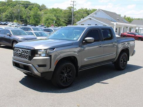 Used 2022 Nissan Frontier SV w/ Technology Package AWD/4WD image 4