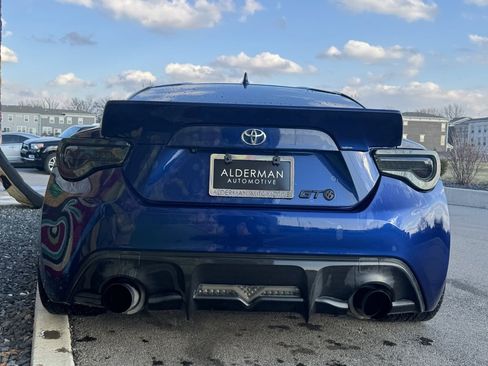 Used 2017 Toyota 86 image 6