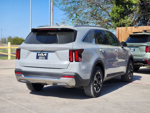 New 2026 Kia Sorento S image 4