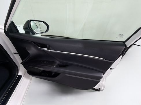 Used 2024 Toyota Camry SE FWD image 30